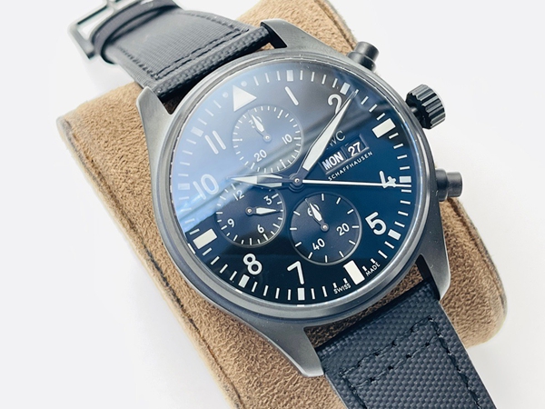 アイ・ダブリュー・シー背面デザイン